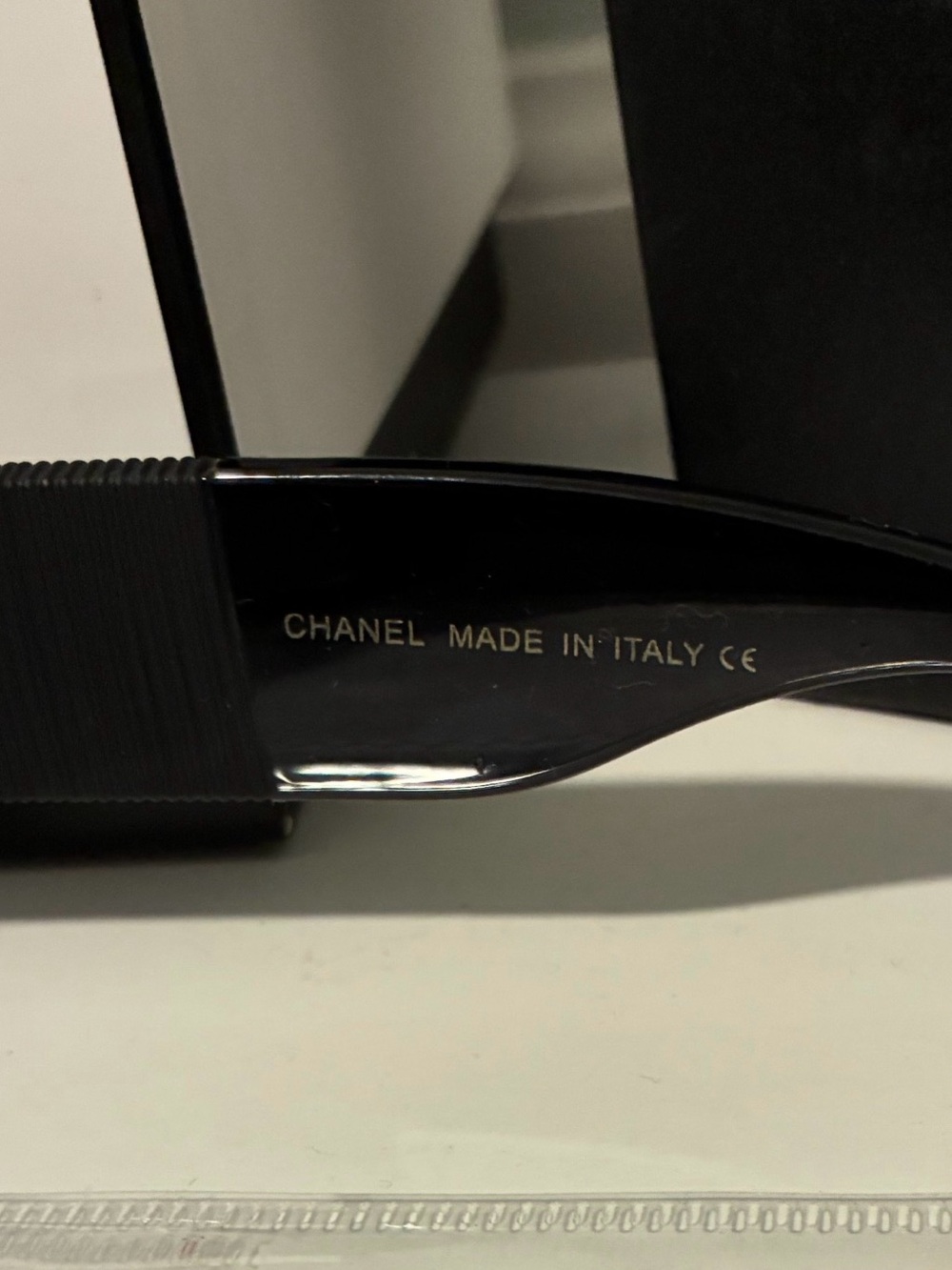 Chanel square sunglasses with Gold accents - Picture 8 of 8